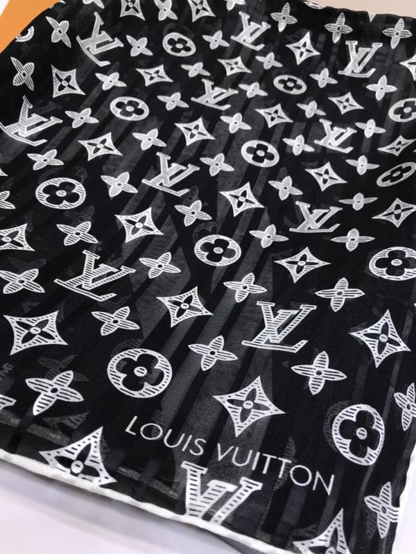 Louis Vuitton Scarf LVC00594